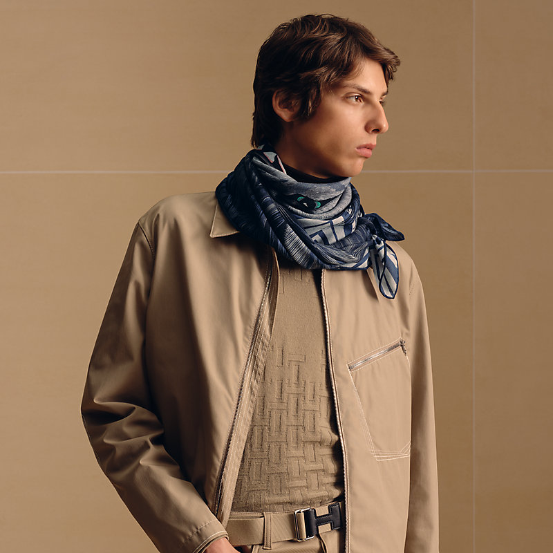 カレH 100 《ROAAAAAR!》 - グレー | Hermès - エルメス-公式サイト カレH 100 《ROAAAAAR!》 - グレー | Hermès - エルメス-公式サイト